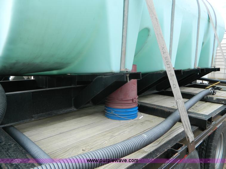 image for item L7341 2004 Top Hat equipment trailer