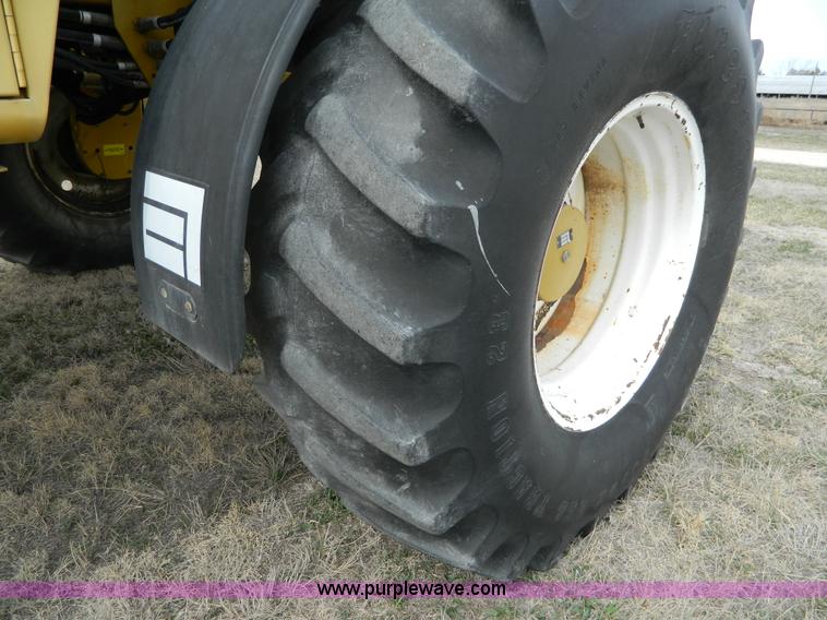 image for item L7342 2001 Ag-Chem RoGator 1254 self-propelled applicator