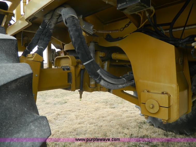 image for item L7342 2001 Ag-Chem RoGator 1254 self-propelled applicator