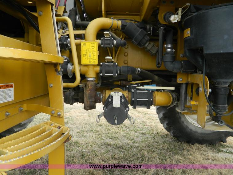 image for item L7342 2001 Ag-Chem RoGator 1254 self-propelled applicator