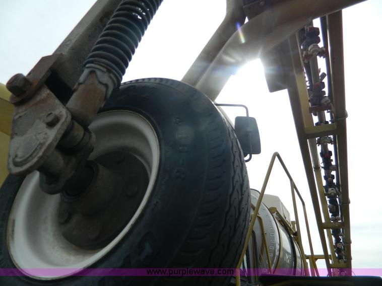 image for item L7342 2001 Ag-Chem RoGator 1254 self-propelled applicator