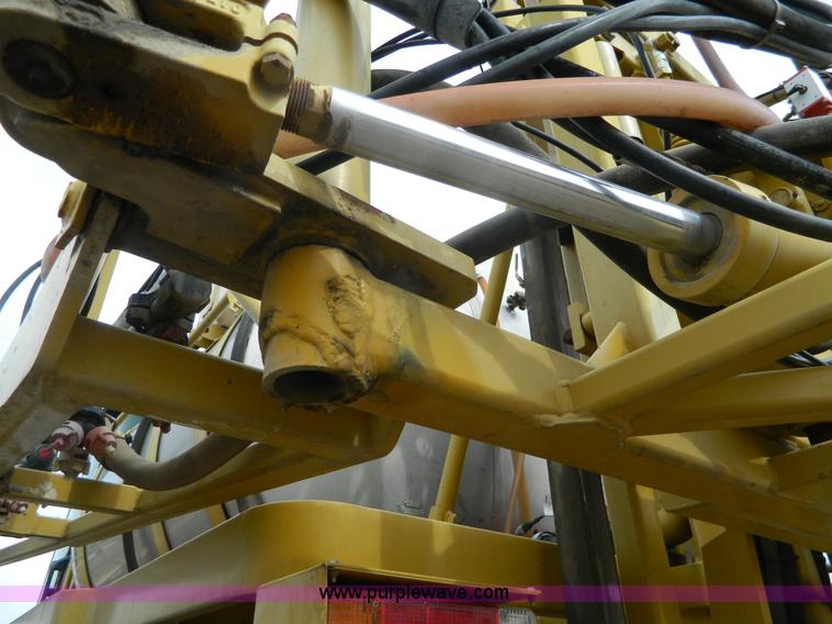 image for item L7342 2001 Ag-Chem RoGator 1254 self-propelled applicator