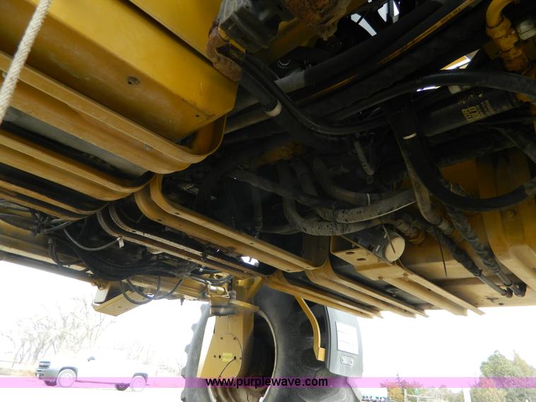 image for item L7342 2001 Ag-Chem RoGator 1254 self-propelled applicator