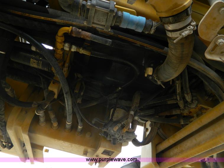 image for item L7342 2001 Ag-Chem RoGator 1254 self-propelled applicator