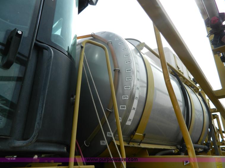 image for item L7342 2001 Ag-Chem RoGator 1254 self-propelled applicator