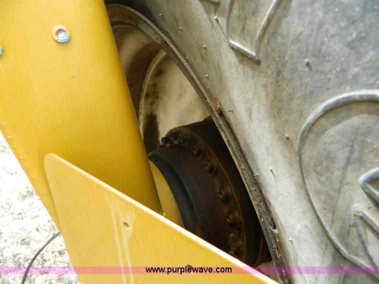 image for item L7342 2001 Ag-Chem RoGator 1254 self-propelled applicator