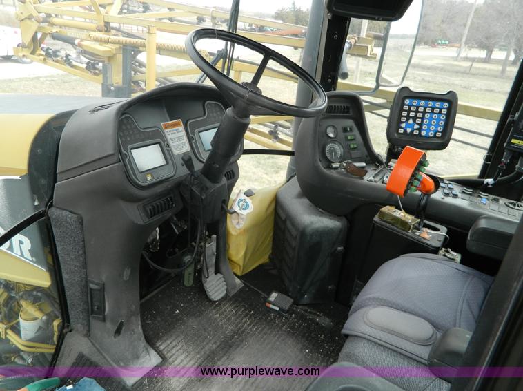 image for item L7342 2001 Ag-Chem RoGator 1254 self-propelled applicator