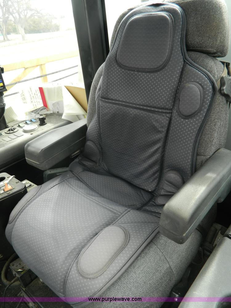 image for item L7342 2001 Ag-Chem RoGator 1254 self-propelled applicator