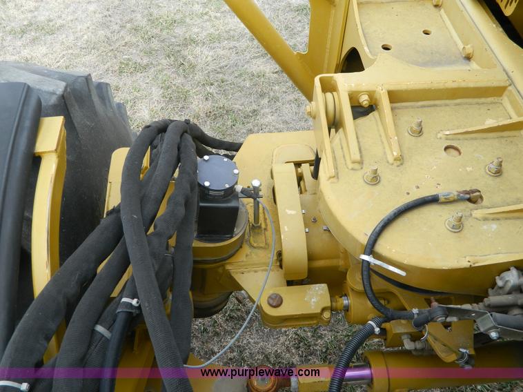 image for item L7342 2001 Ag-Chem RoGator 1254 self-propelled applicator