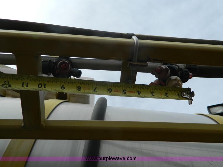 image for item L7342 2001 Ag-Chem RoGator 1254 self-propelled applicator