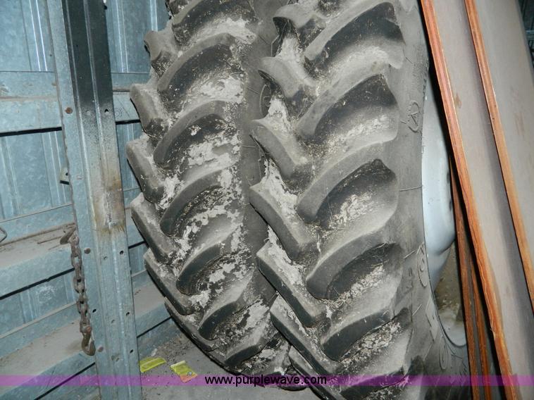 image for item L7342 2001 Ag-Chem RoGator 1254 self-propelled applicator