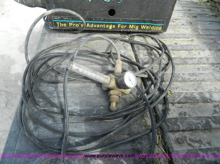 image for item L7343 Snap-on MM120SL mig/tig wire feed welder