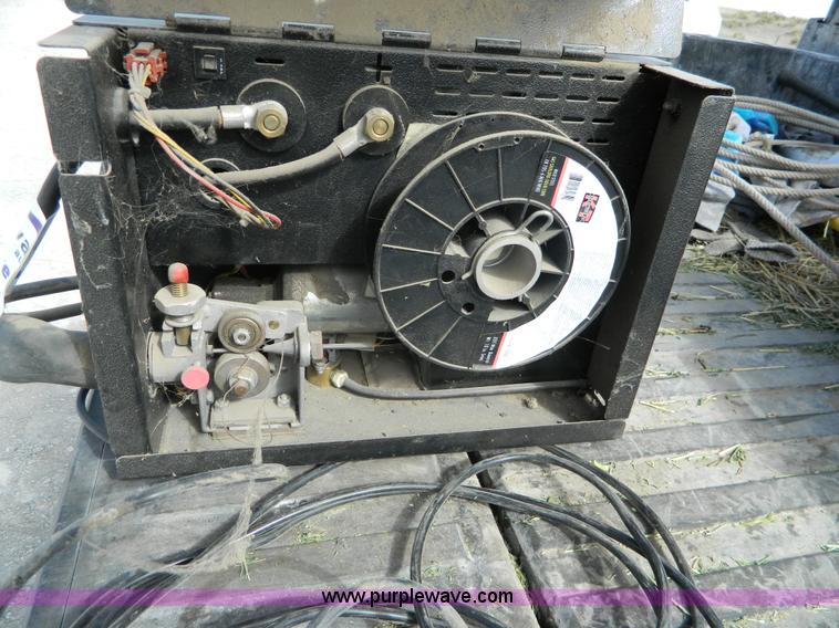 image for item L7343 Snap-on MM120SL mig/tig wire feed welder