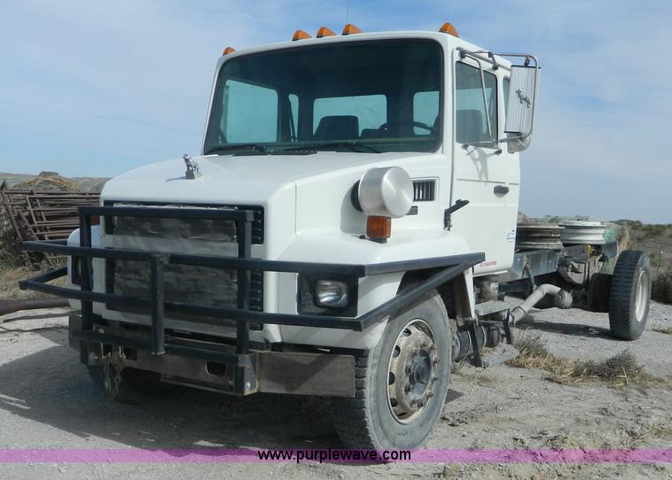 image for item L7344 1998 Mack CS300P truck cab and chassis