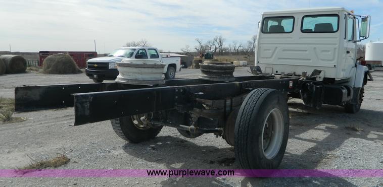 image for item L7344 1998 Mack CS300P truck cab and chassis