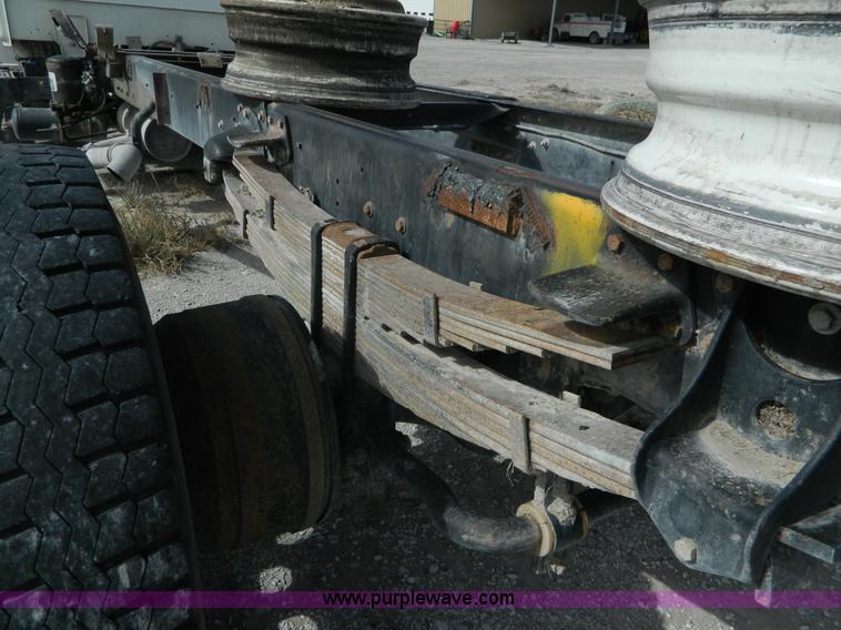 image for item L7344 1998 Mack CS300P truck cab and chassis