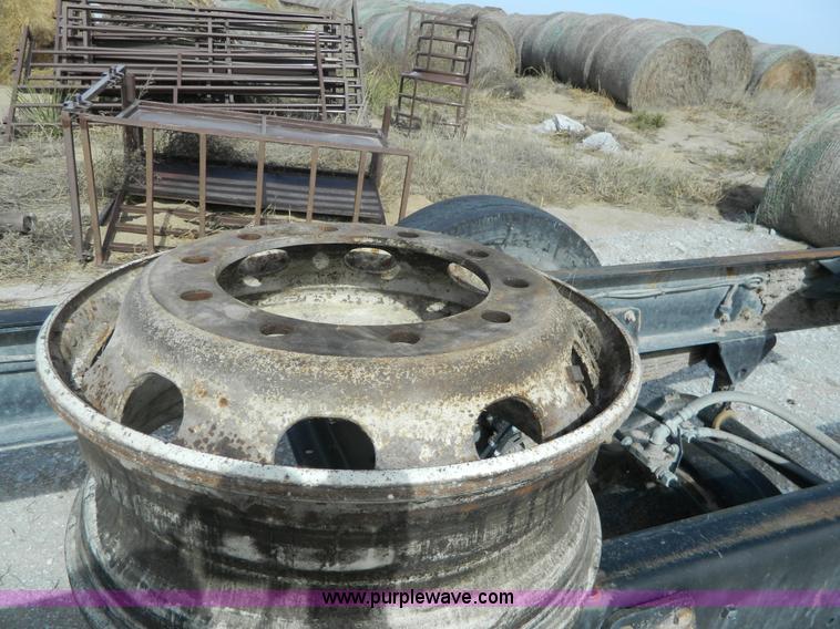 image for item L7344 1998 Mack CS300P truck cab and chassis