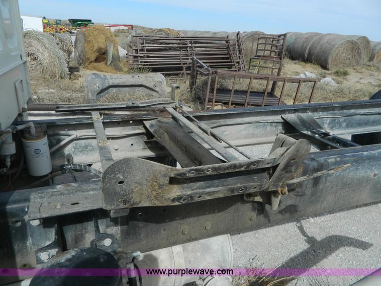 image for item L7344 1998 Mack CS300P truck cab and chassis