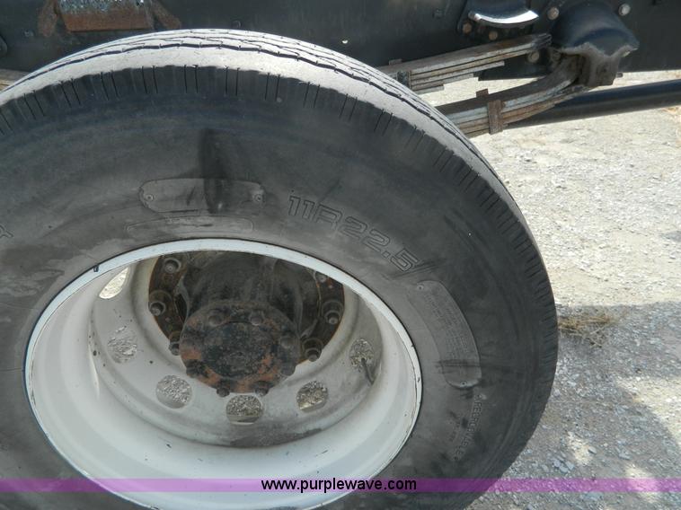 image for item L7344 1998 Mack CS300P truck cab and chassis