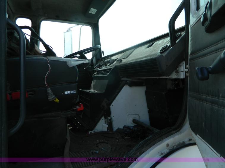 image for item L7344 1998 Mack CS300P truck cab and chassis