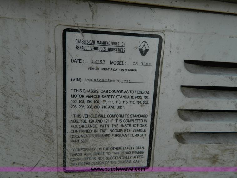 image for item L7344 1998 Mack CS300P truck cab and chassis