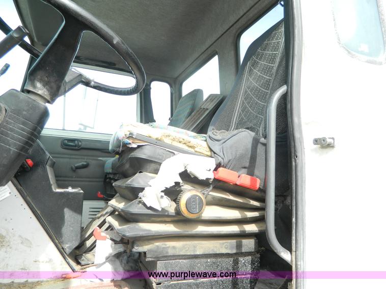 image for item L7344 1998 Mack CS300P truck cab and chassis