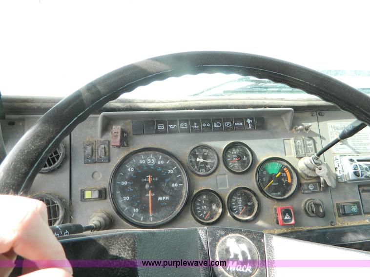 image for item L7344 1998 Mack CS300P truck cab and chassis