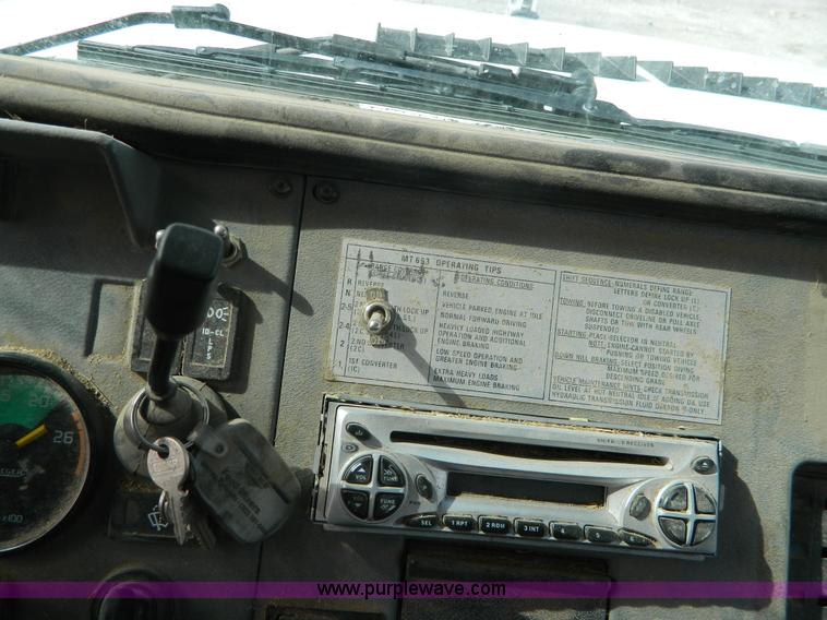 image for item L7344 1998 Mack CS300P truck cab and chassis