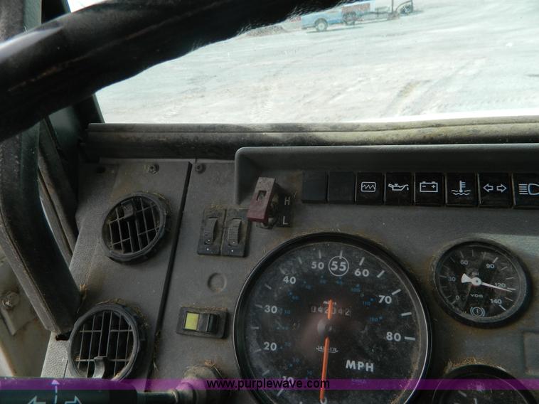 image for item L7344 1998 Mack CS300P truck cab and chassis