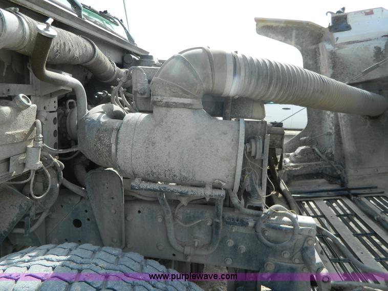 image for item L7344 1998 Mack CS300P truck cab and chassis