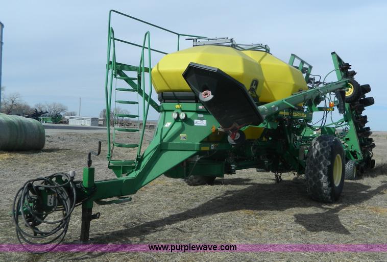 image for item L7345 John Deere 1895 no-till air seeder