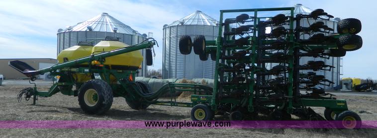 image for item L7345 John Deere 1895 no-till air seeder