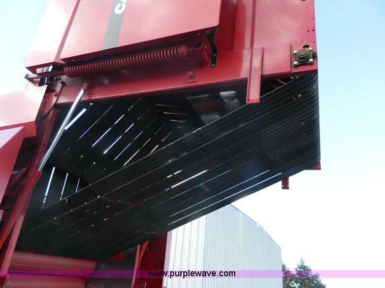 image for item L7348 Case IH RBX562 round baler