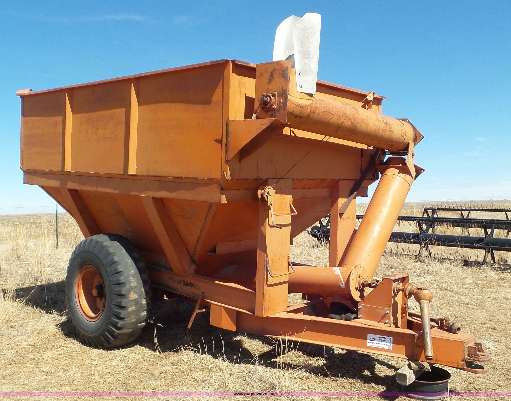 Grain cart in Woodbine, KS Item K6864 sold Purple Wave