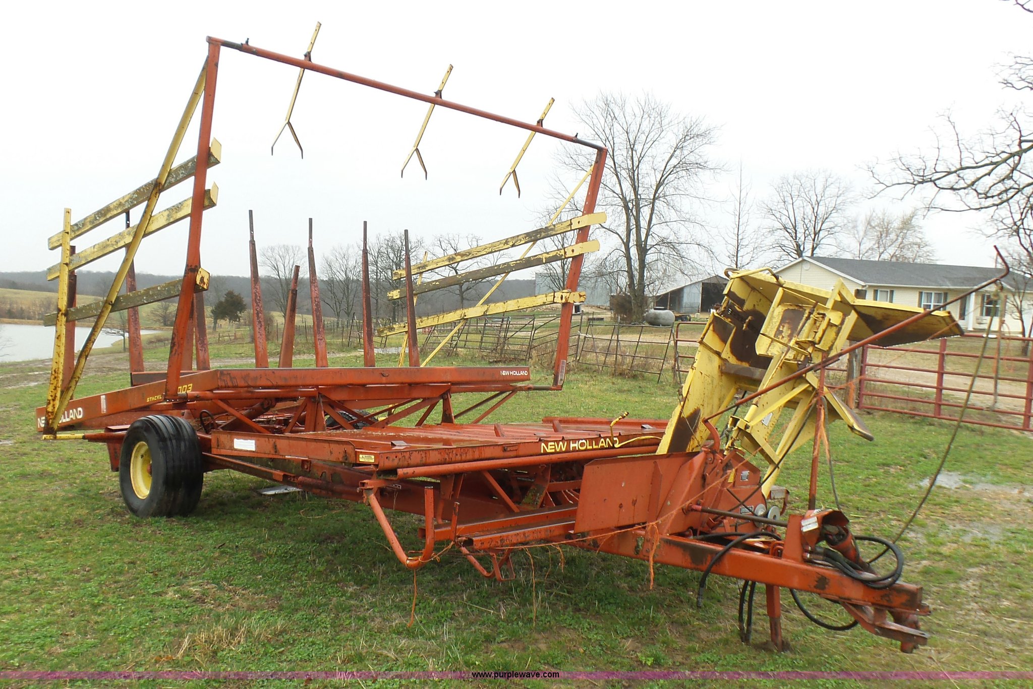 New Holland Stackliner 1003 hay stacker in Bourbon, MO | Item L5447 ...
