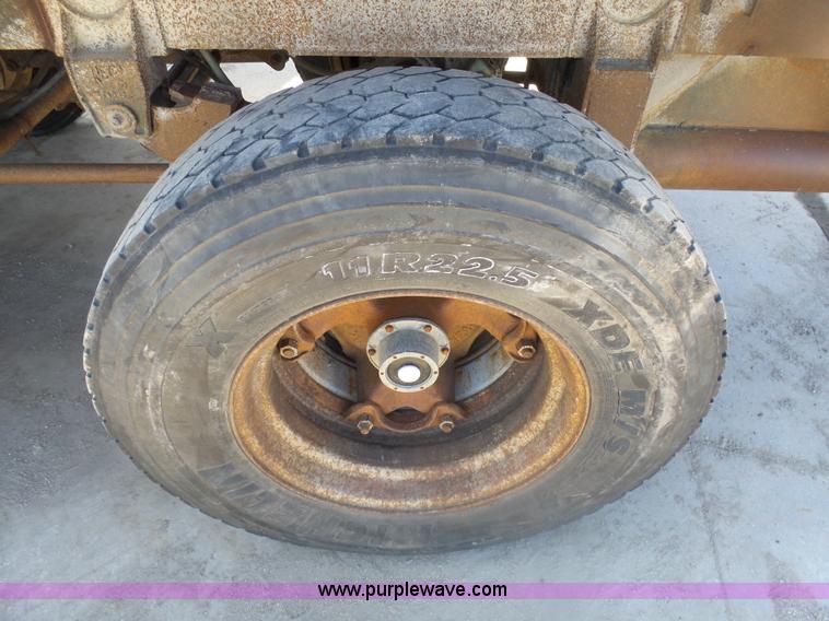 image for item AL9212 1969 Heil TR33 end dump trailer