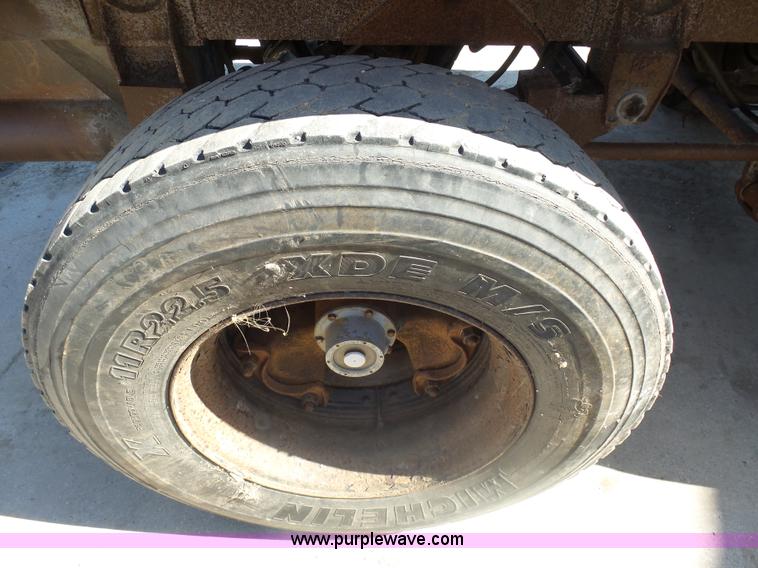 image for item AL9212 1969 Heil TR33 end dump trailer