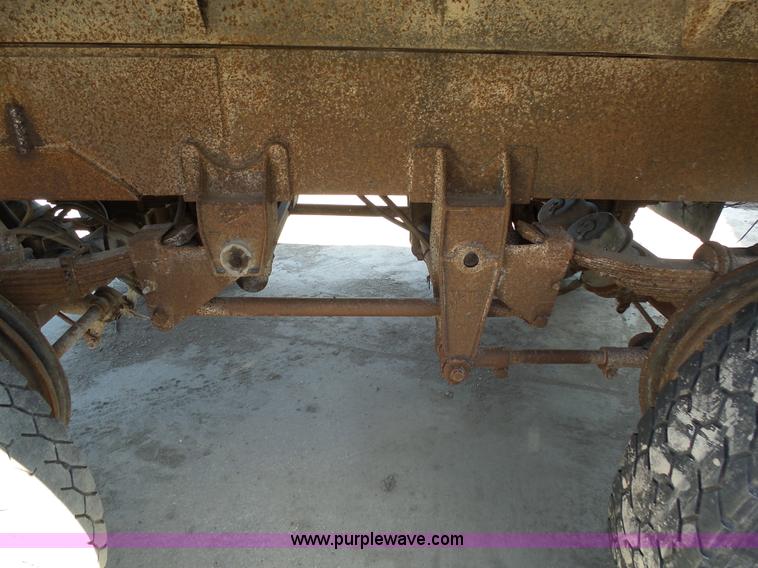 image for item AL9212 1969 Heil TR33 end dump trailer