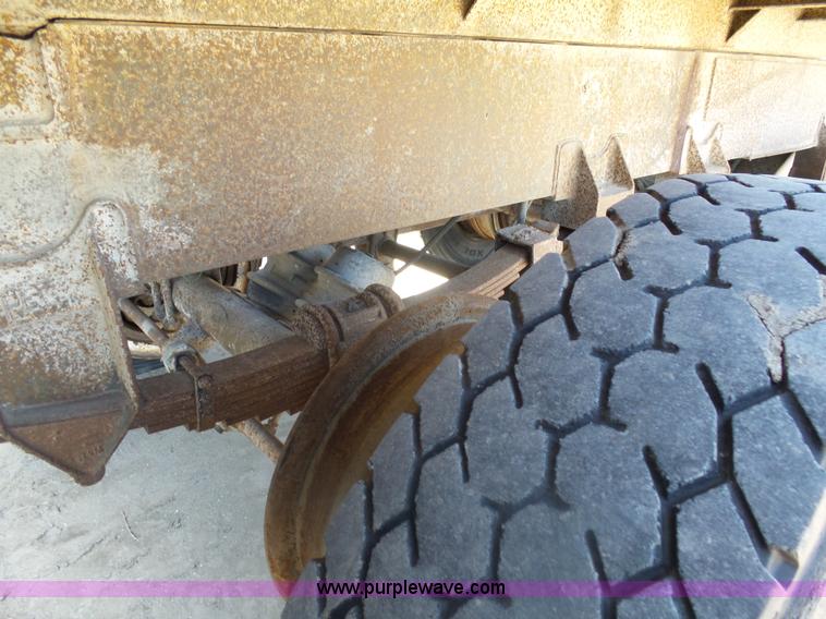 image for item AL9212 1969 Heil TR33 end dump trailer