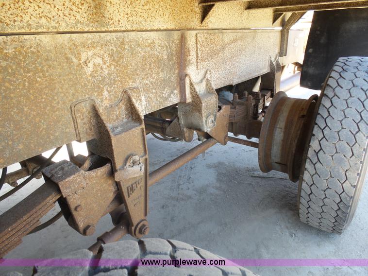 image for item AL9212 1969 Heil TR33 end dump trailer