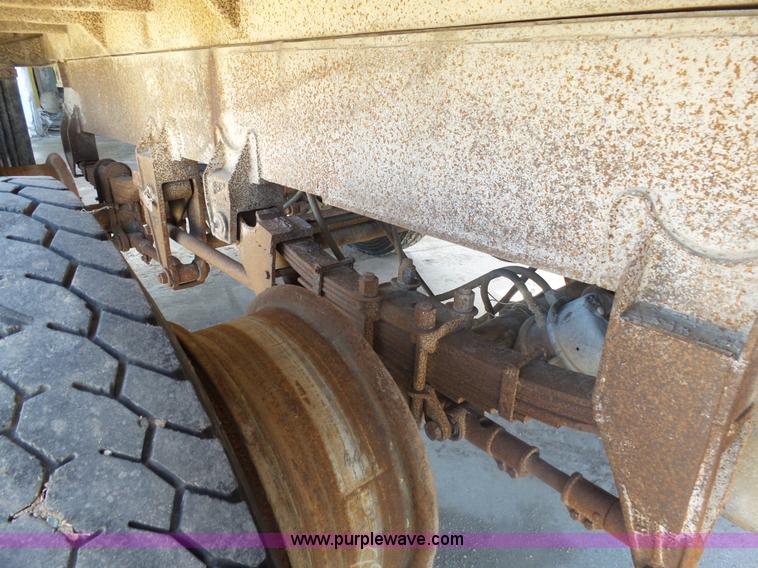 image for item AL9212 1969 Heil TR33 end dump trailer