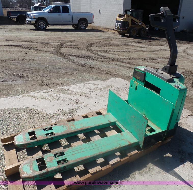 image for item AL9215 Mitsubishi MW30 pallet jack