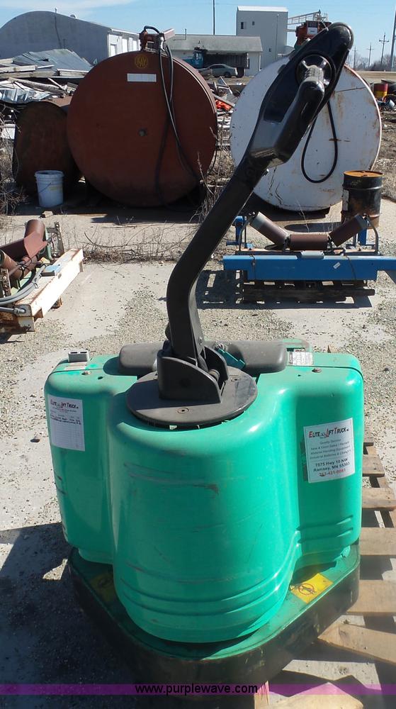 image for item AL9215 Mitsubishi MW30 pallet jack