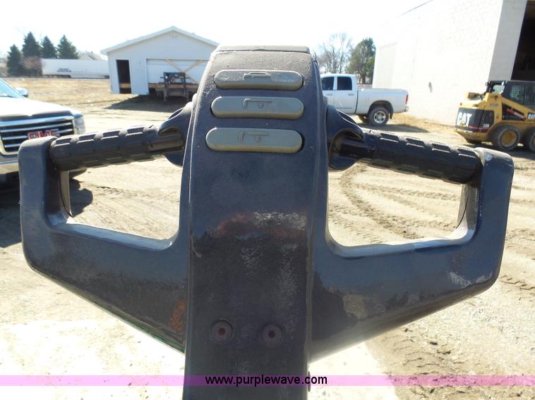 image for item AL9215 Mitsubishi MW30 pallet jack