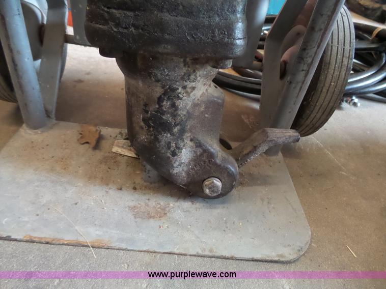 image for item BE9911 Milwaukee jack hammer