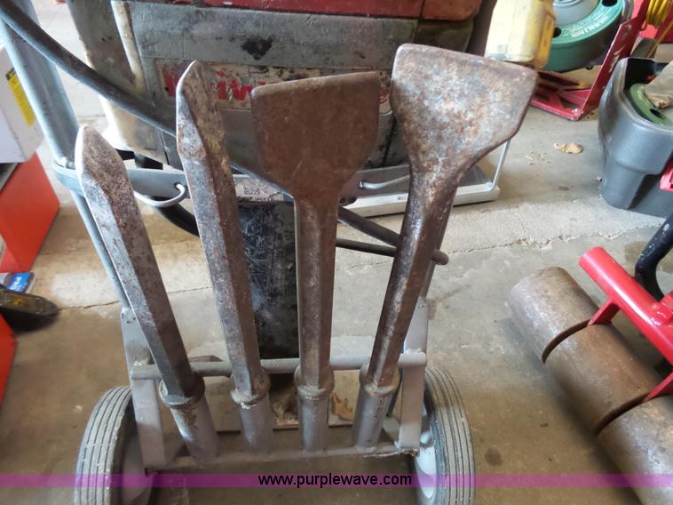 image for item BE9911 Milwaukee jack hammer