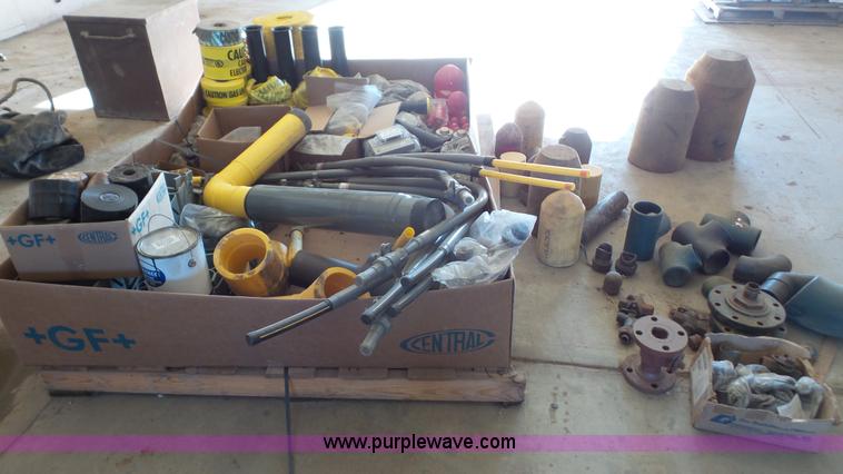 image for item BF9004 Assorted gas pipe and gas fittings