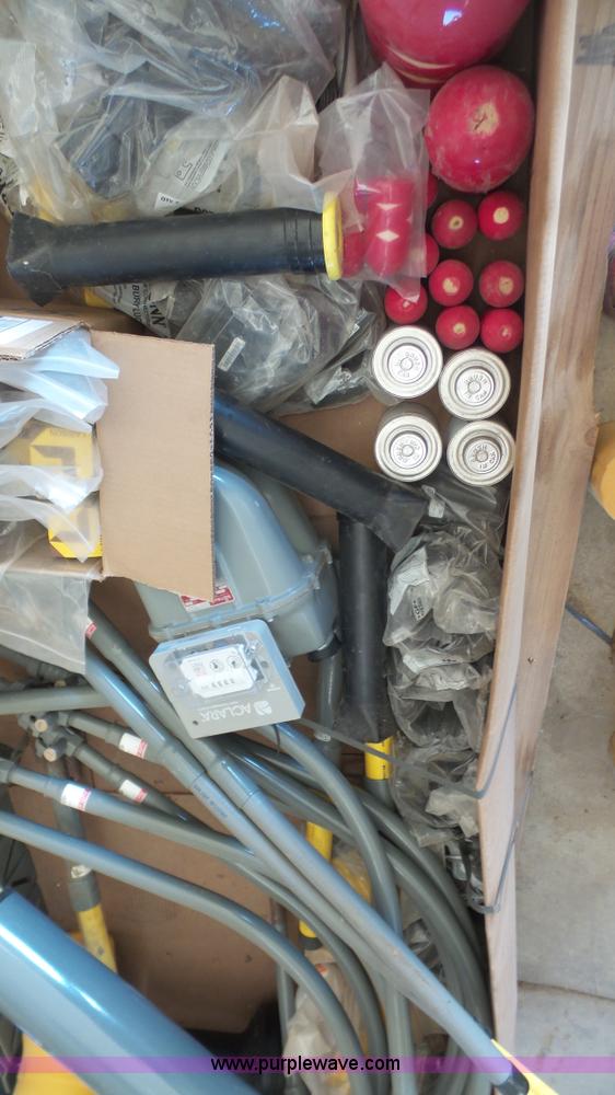 image for item BF9004 Assorted gas pipe and gas fittings