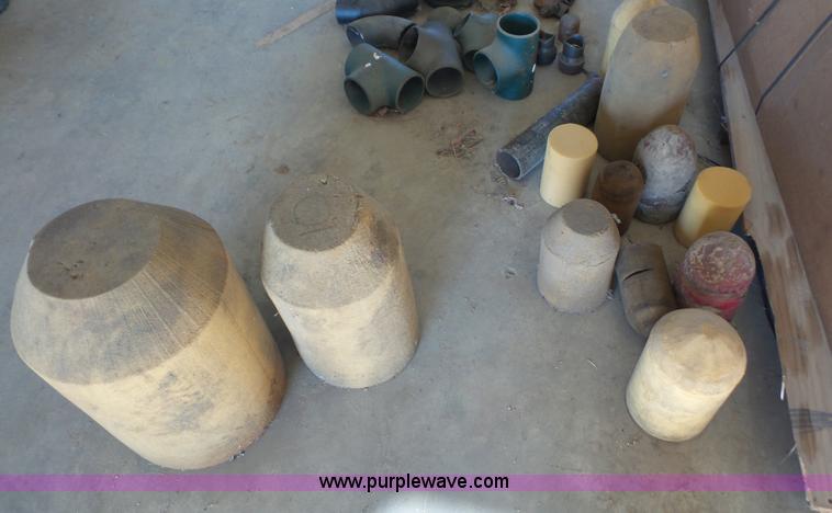 image for item BF9004 Assorted gas pipe and gas fittings