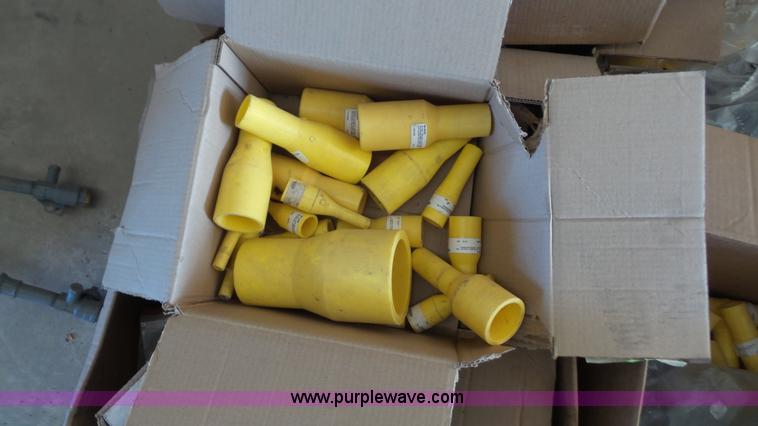 image for item BF9004 Assorted gas pipe and gas fittings